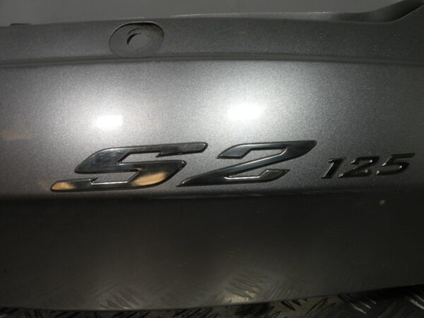 Coque arrière gauche   DAELIM S2 125 4t -2006-