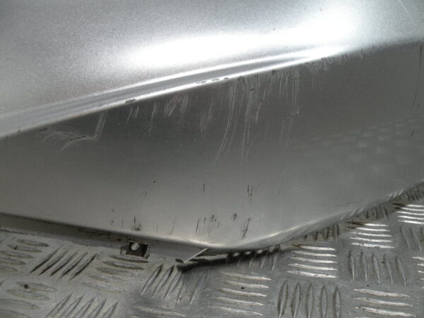 Coque arrière gauche   DAELIM S2 125 4t -2006-
