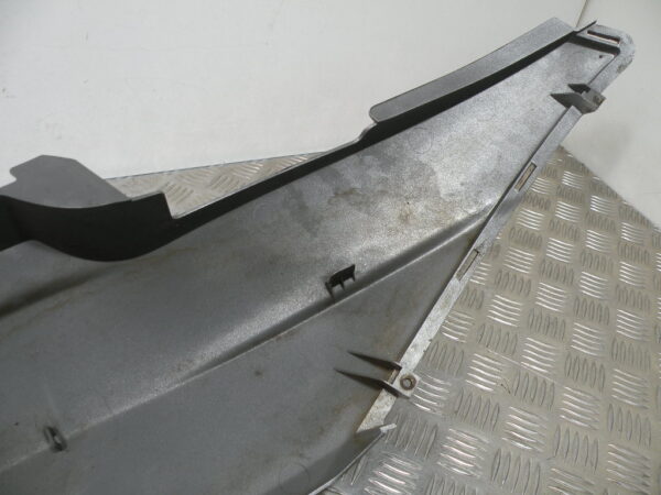 Coque arrière gauche   DAELIM S2 125 4t -2006-