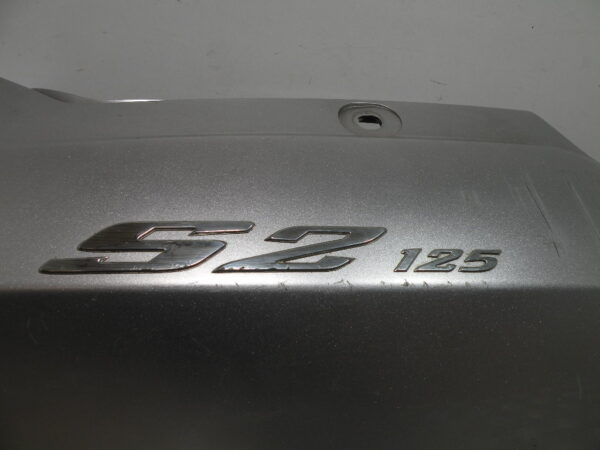 Coque arrière droite   DAELIM S2 125 4t -2006-