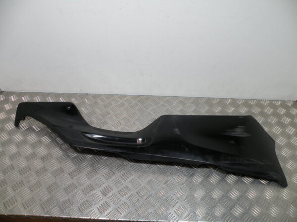 Sabot bas de caisse droit   SUZUKI BURGMAN 650 4t -2009-