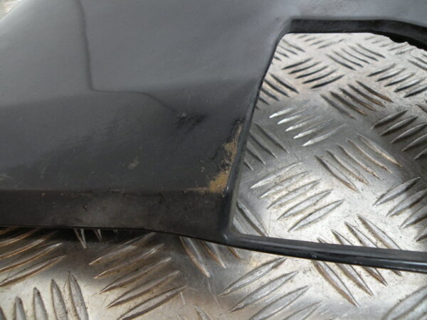 Sabot bas de caisse gauche   SUZUKI BURGMAN 650 4t -2009-