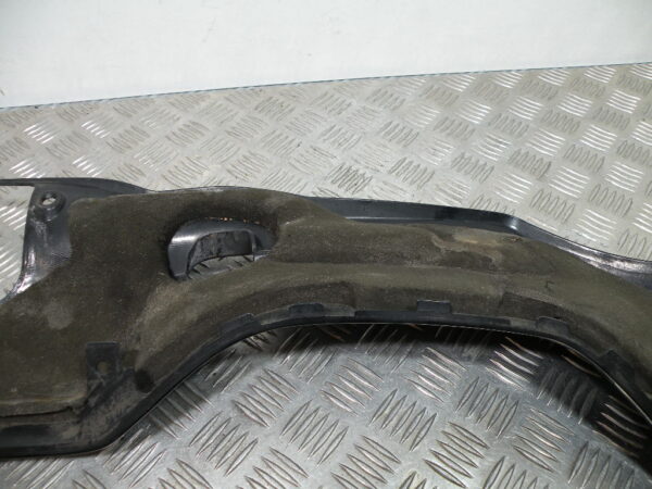 Sabot bas de caisse gauche   SUZUKI BURGMAN 650 4t -2009-
