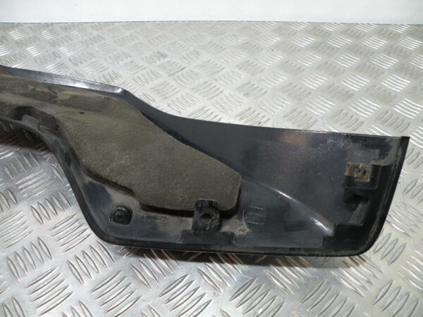 Sabot bas de caisse gauche   SUZUKI BURGMAN 650 4t -2009-