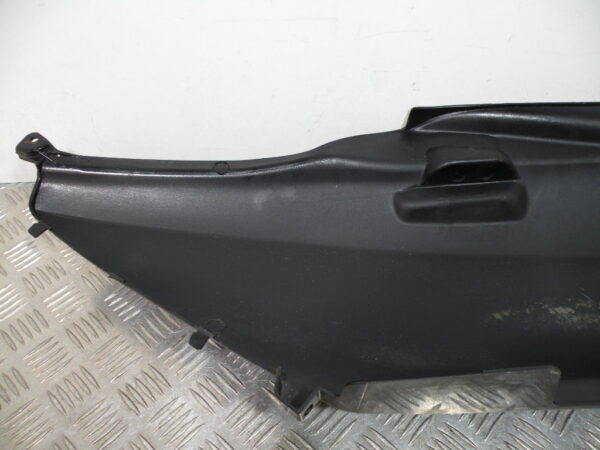 Coque arrière droit SUZUKI BURGMAN 650 4t -2009-