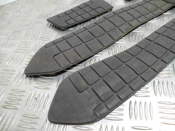 Tapis marche pied   SUZUKI BURGMAN 650 4t -2009-