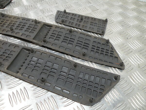 Tapis marche pied   SUZUKI BURGMAN 650 4t -2009-