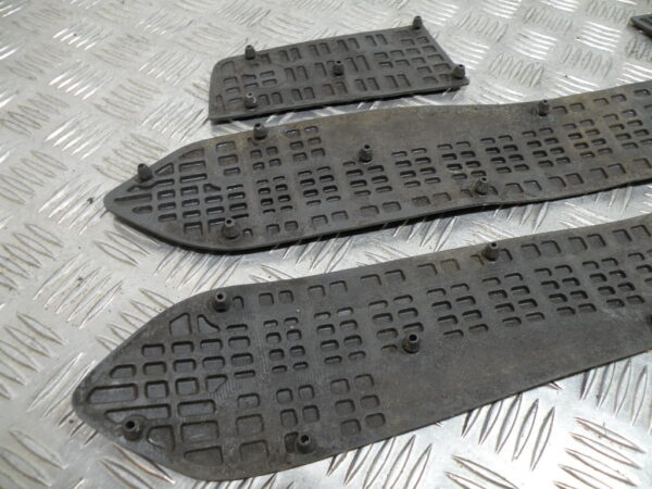 Tapis marche pied   SUZUKI BURGMAN 650 4t -2009-
