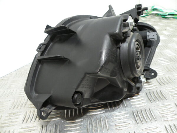 Optique / Phare avant droit   SUZUKI BURGMAN 650 4t -2009-