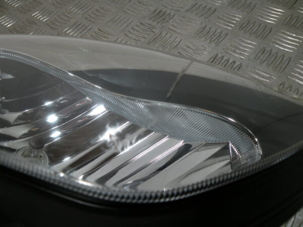 Optique / Phare avant gauche   SUZUKI BURGMAN 650 4t -2009-