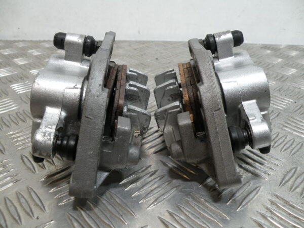 Étriers de frein avant   SUZUKI BURGMAN 650 4t -2009-
