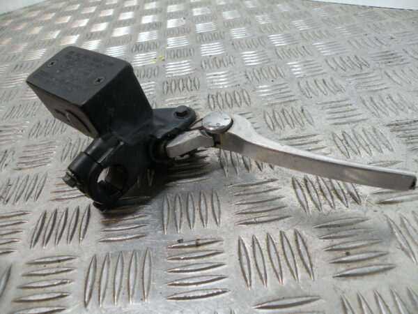 Maître cylindre de frein avant   SUZUKI BURGMAN 650 4t -2009-