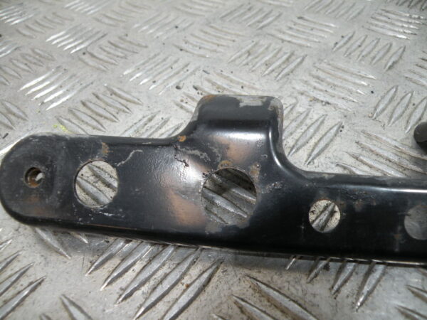 Support marche pied   SUZUKI BURGMAN 650 4t -2009-