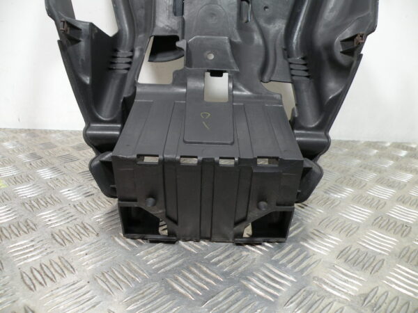 Carénage sous selle SUZUKI BURGMAN 650 4t -2009-