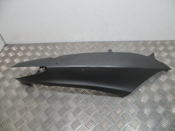 COQUE ARRIÈRE DROIT PIAGGIO MP3 300 YOURBAN 4t -2018-