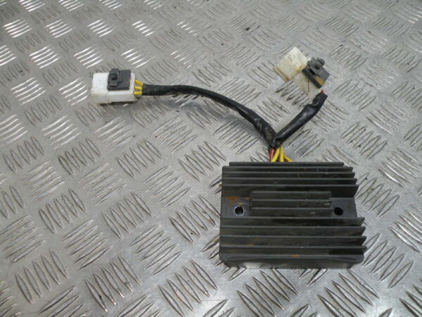RÉGULATEUR DE TENSION  PIAGGIO MP3 300 YOURBAN 4t -2018-