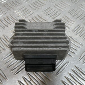 Regulateur de tension  PIAGGIO LIBERTY 50 2t -2014-