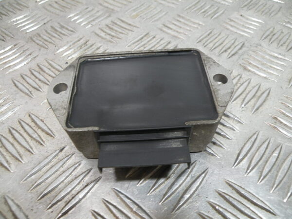 Regulateur de tension  PIAGGIO LIBERTY 50 2t -2014-