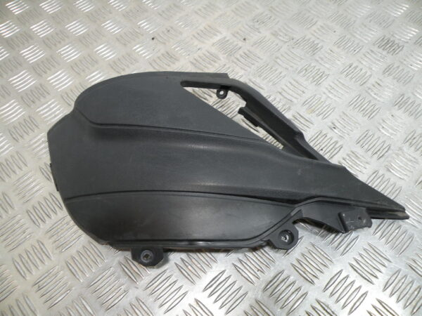 Carénage sous selle latérale droit APRILIA  SR 50 MOTARD 2t -2020-