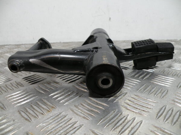 Support moteur APRILIA  SR 50 MOTARD 2t -2020-