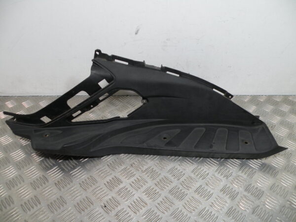 Marchepied droit PIAGGIO X7 125 4t -2008-