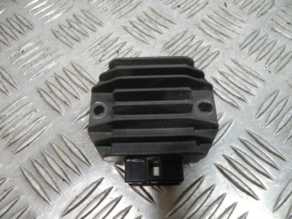 Régulateur de tension PIAGGIO X7 125 4t -2008-
