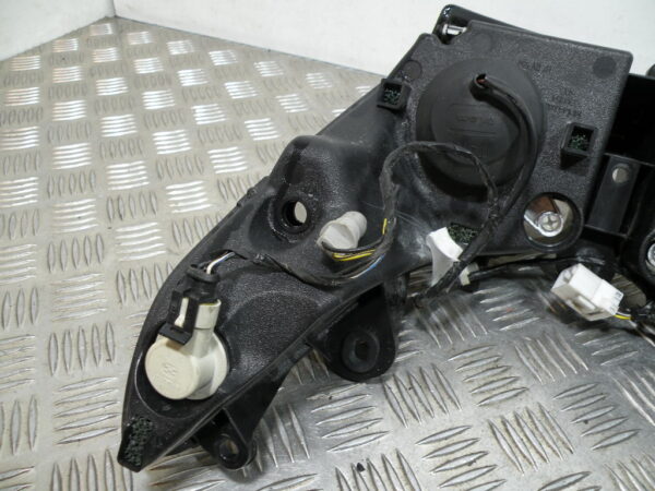Optique / Phare avant PIAGGIO X7 125 4t -2008-