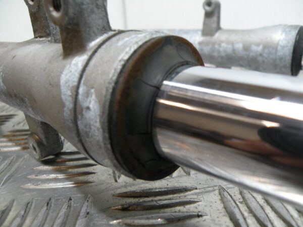 Fourche PEUGEOT SUM UP 125 4t -2009-