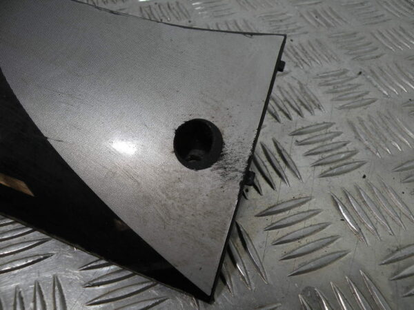 Sabot bas de caisse droite PEUGEOT SUM UP 125 4t -2009-