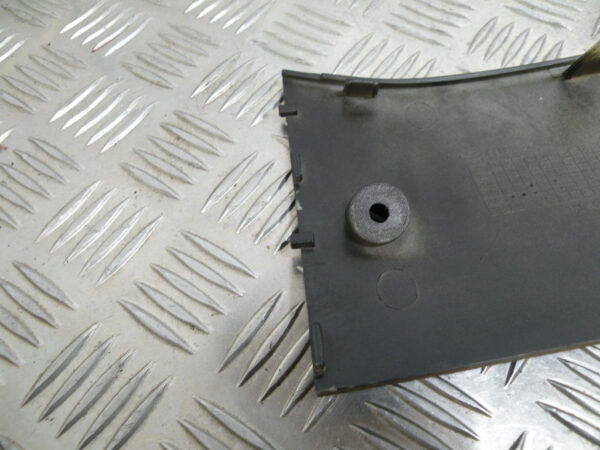 Sabot bas de caisse droite PEUGEOT SUM UP 125 4t -2009-