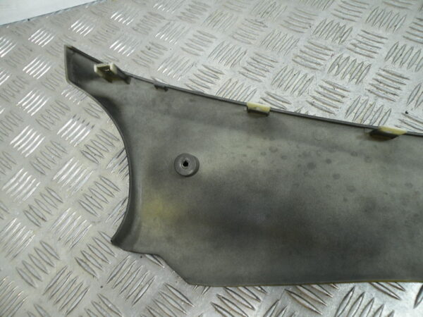 Sabot bas de caisse gauche PEUGEOT SUM UP 125 4t -2009-