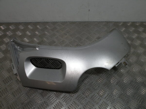 Carénage latéral avant droit PEUGEOT SUM UP 125 4t -2009-