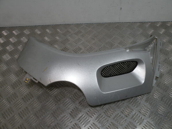 Carénage latéral avant gauche PEUGEOT SUM UP 125 4t -2009-
