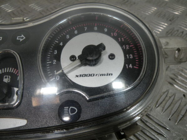 Compteur (7 173 km) PEUGEOT SUM UP 125 4t -2009-