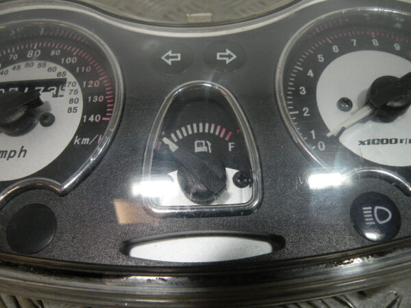 Compteur (7 173 km) PEUGEOT SUM UP 125 4t -2009-