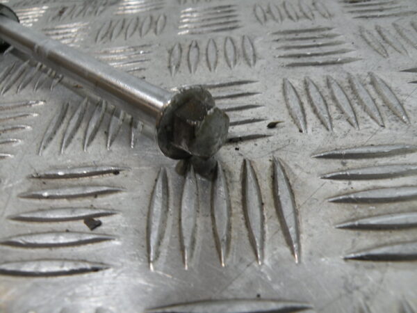 Axe de roue avant PEUGEOT SUM UP 125 4t -2009-