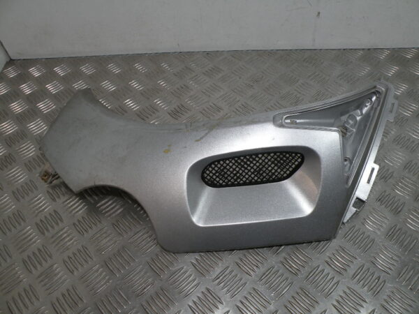 Carénage latéral avant gauche PEUGEOT SUM UP 125 4t -2008-