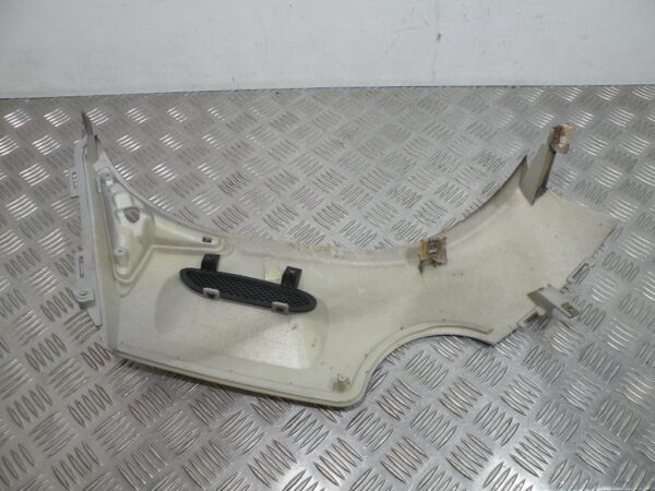 Carénage latéral avant gauche PEUGEOT SUM UP 125 4t -2008-