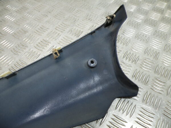 Sabot bas de caisse droite PEUGEOT SUM UP 125 4t -2008-