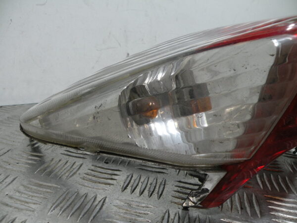 Feu arrière PEUGEOT SUM UP 125 4t -2008-
