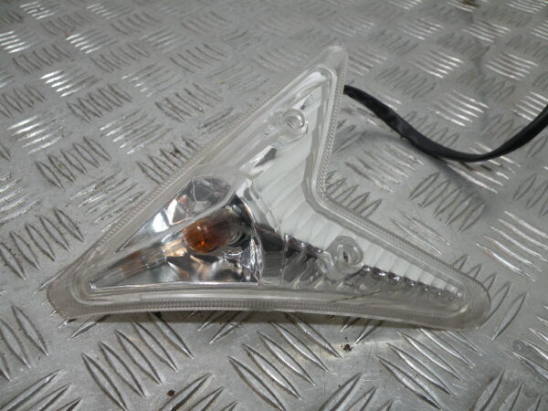 Clignotant avant PEUGEOT SUM UP 125 4t -2008-