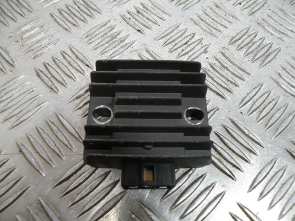 Régulateur de tension PEUGEOT SUM UP 125 4t -2008-