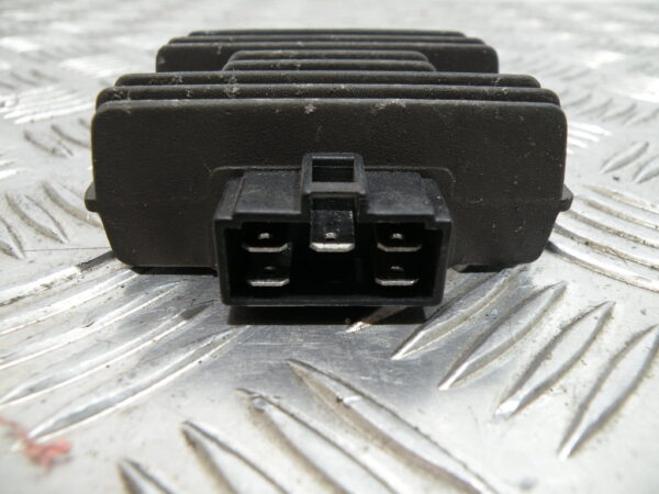 Régulateur de tension PEUGEOT SUM UP 125 4t -2008-
