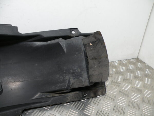 Passage de roue arrière SUZUKI BANDIT N 600 4t -2002-