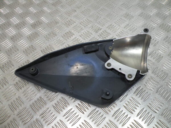 Carénage sous selle gauche SUZUKI BANDIT N 600 4t -2002-