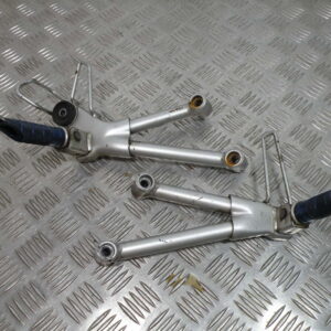 Platine repose pied arrière SUZUKI BANDIT N 600 4t -2002-