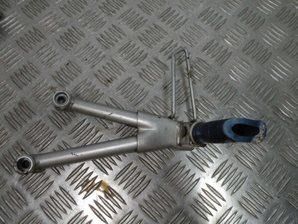 Platine repose pied arrière SUZUKI BANDIT N 600 4t -2002-