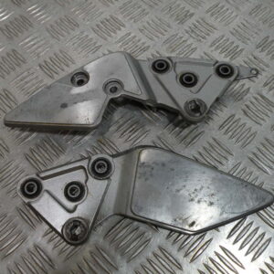 Platine repose pied avant SUZUKI BANDIT N 600 4t -2002-