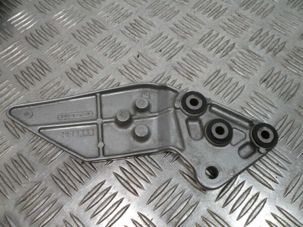 Platine repose pied avant SUZUKI BANDIT N 600 4t -2002-