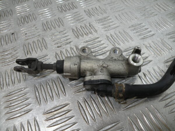 Maître cylindre de frein arrière SUZUKI BANDIT N 600 4t -2002-